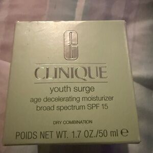 Clinique Youth Surge Moisturizer in Light Green Packaging